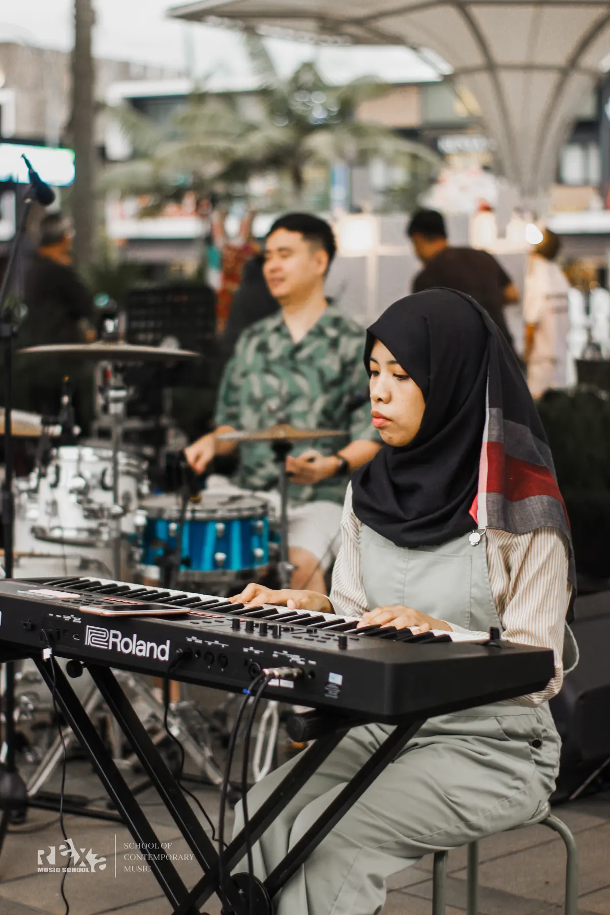 Sesi belajar piano di Rexa Music School