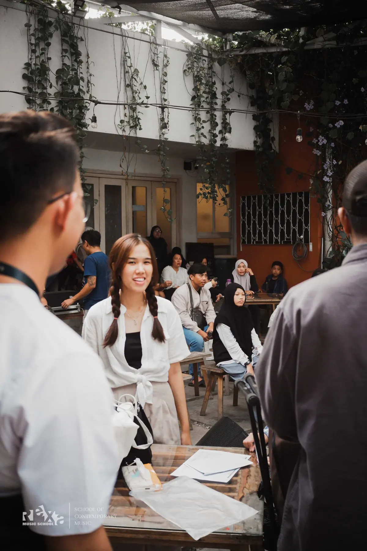 Sesi belajar vokal di Rexa Music School
